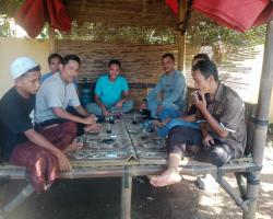 Dua pasangan calon ngopi bareng dan me