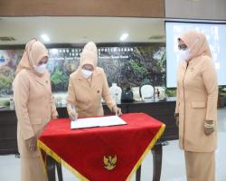 Hadiri Muskab DWP Sekda Harap Dharma W