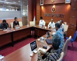 PWI PUSAT MENGGELAR FOCUS GROUP DI