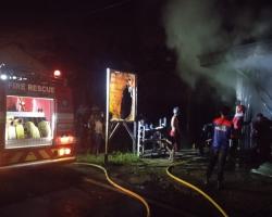 Takar Bensin Eceran Saat Lampu Padam L