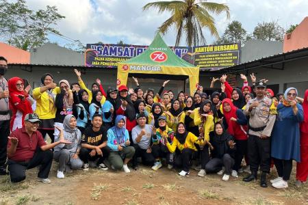 RATUSAN PENGUNJUNG RAMAIKAN BAZAR SEMB