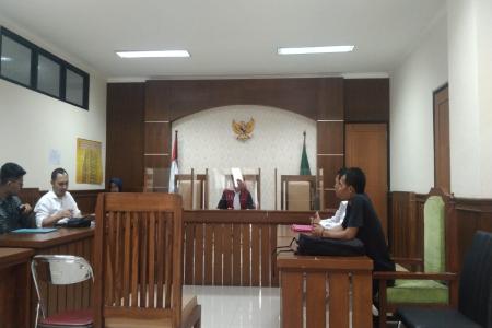 Advokat Ujang Kosasih   Keterangan Pal