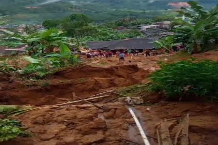 BENCANA LONGSOR LANDA KAMPUNG CIHE