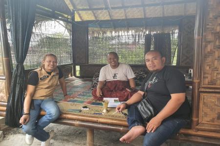 Sambangi Kediaman Mbah Bejo Dua Pimred