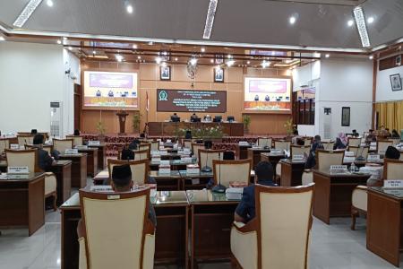 RAPAT PARIPURNA DPRD DEMAK KE 41 J