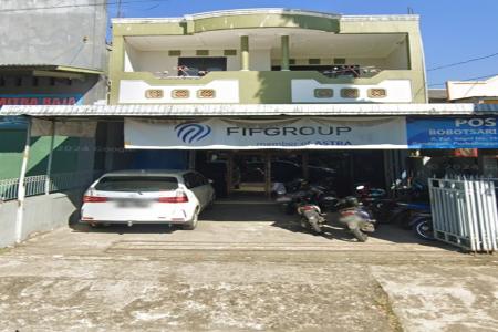 DEBITUR AKAN MEMPOLISIKAN OKNUM KO