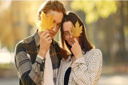 Kisah Cinta Singkat Pria Remaja Dengan Wanita Dewasa