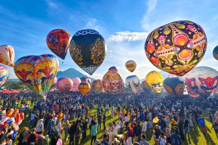 119 BALON MENGUDARA HIASI LANGIT W