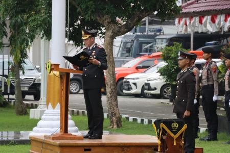 POLRES KENDAL GELAR UPACARA PERING