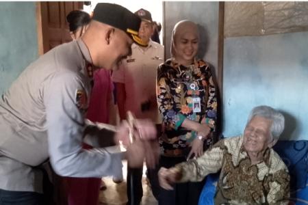 BENTUK PENGHORMATAN, RUMAH SEDERHA