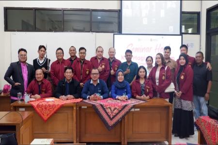 ADU GAGASAN PENDAPAT DALAM SEMINAR