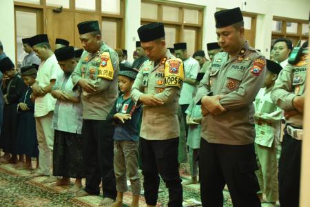 Polres Bondowoso Gelar Sholat Ghaib da