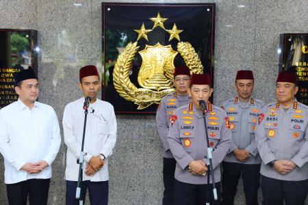 Kapolri Tausiah Ustaz Abdul Somad Jadi