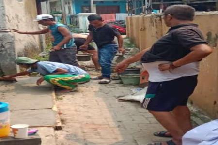 KEPEDULIAN KETUA RT WAHYUDIN BIKIN