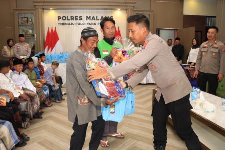 POLRES MALANG GELAR KHITAN MASSAL 