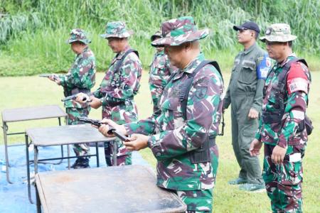 Asah Kemampuan Dan Ketangkasan Menembak Prajurit Kodim 0808Blitar Gela